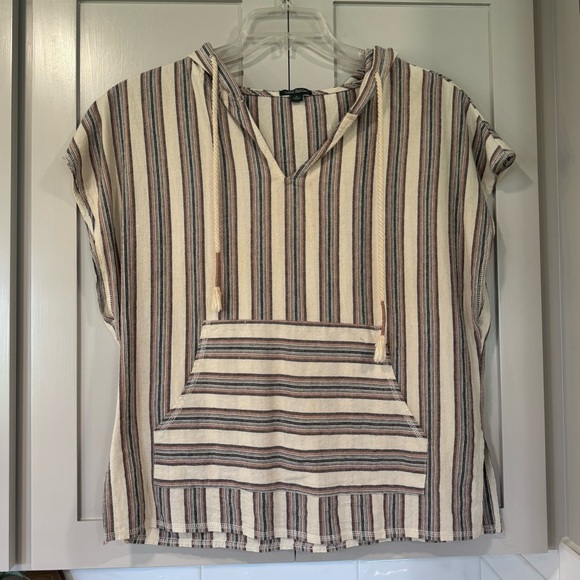 Striped Woven Pullover - Picture 2 of 6